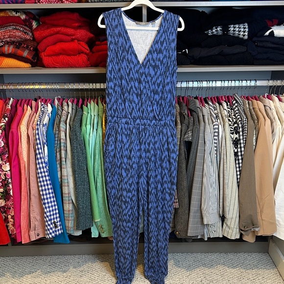 Guiliana Pants - Guiliana blue print sleeveless v neck jogger style elastic waistband jumpsuit S